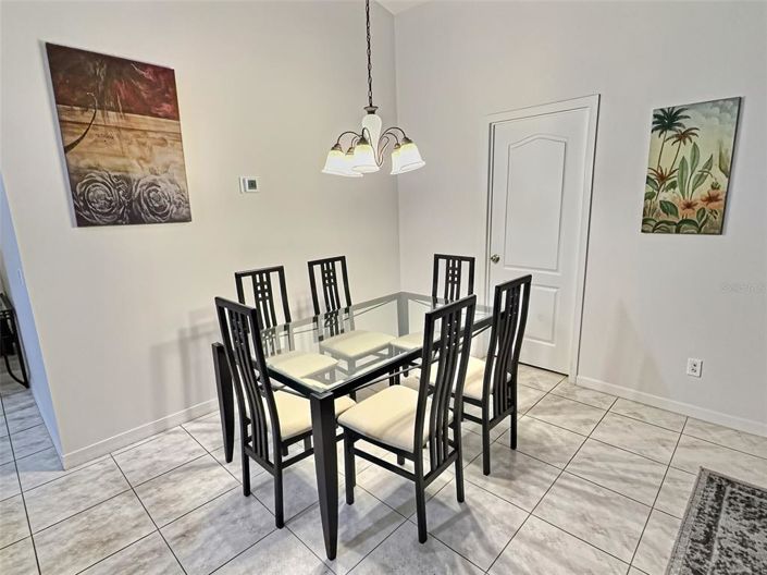Image No.7-5 Bed House for sale