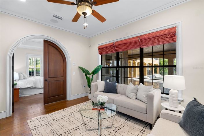 Image No.17-7 Bed House for sale