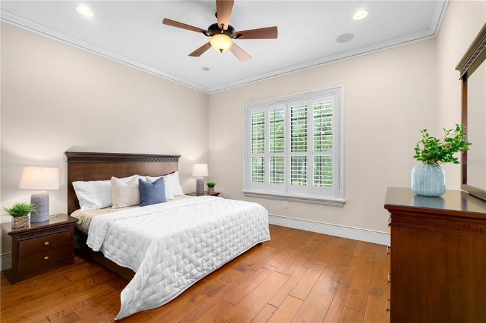 Image No.40-7 Bed House for sale