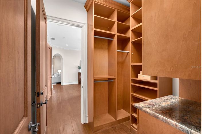 Image No.60-7 Bed House for sale