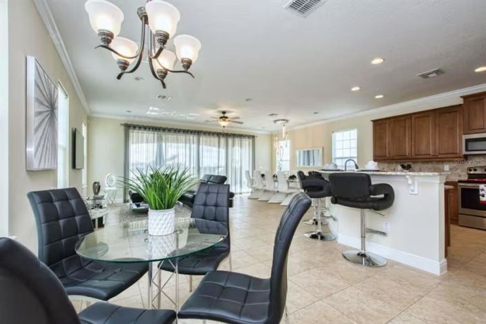 Image No.9-5 Bed House for sale