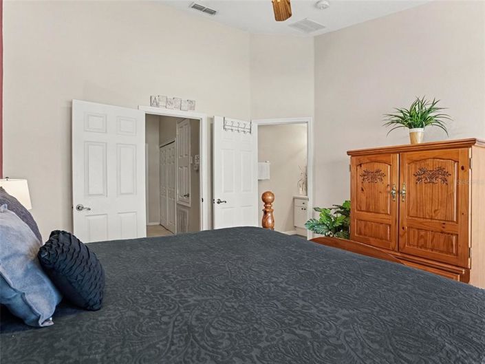 Image No.19-3 Bed Townhouse for sale