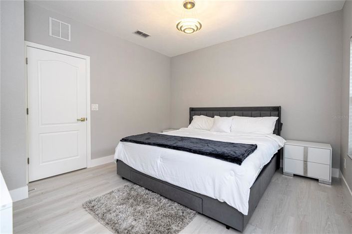 Image No.58-4 Bed Townhouse for sale