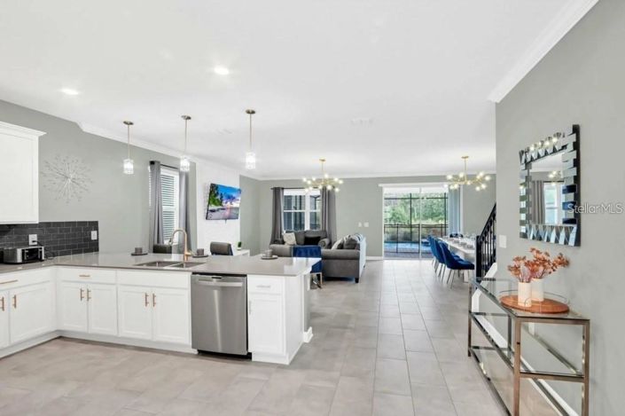 Image No.4-8 Bed House for sale