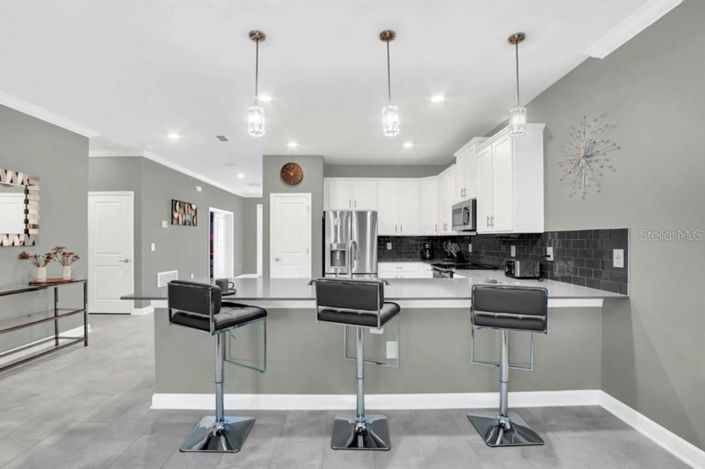 Image No.5-8 Bed House for sale
