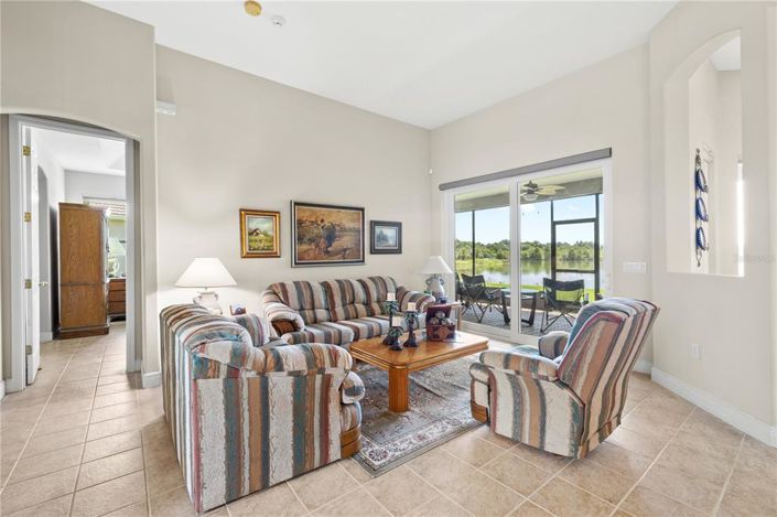 Image No.16-4 Bed House for sale