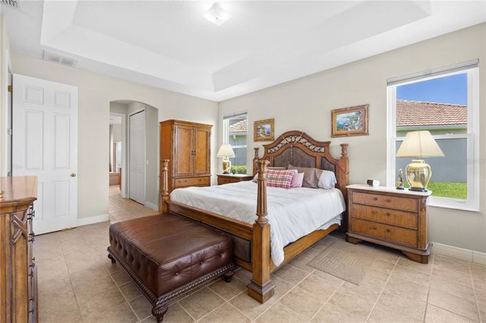 Image No.18-4 Bed House for sale