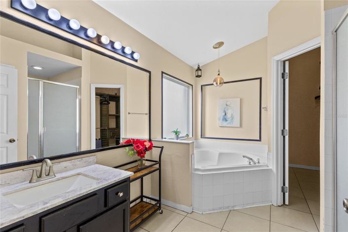 Image No.13-5 Bed House for sale