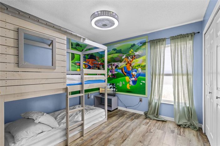 Image No.17-5 Bed House for sale