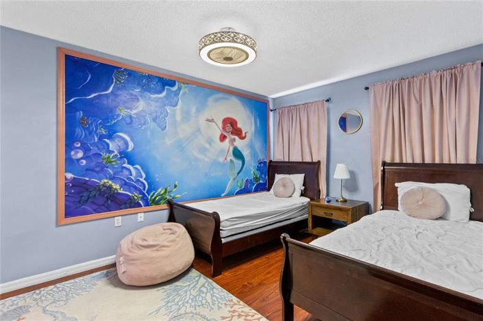 Image No.18-5 Bed House for sale
