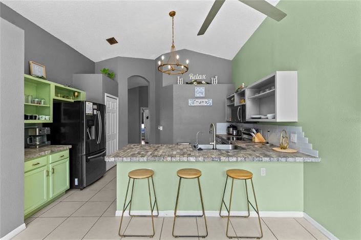 Image No.7-5 Bed House for sale