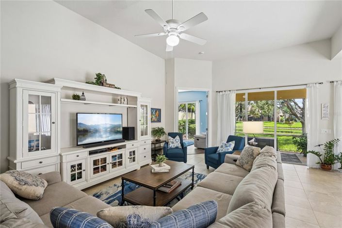 Image No.15-3 Bed House for sale