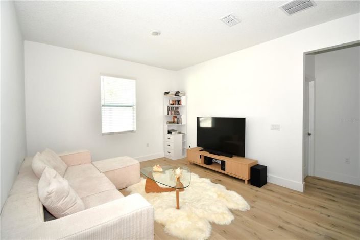 Image No.14-3 Bed House for sale