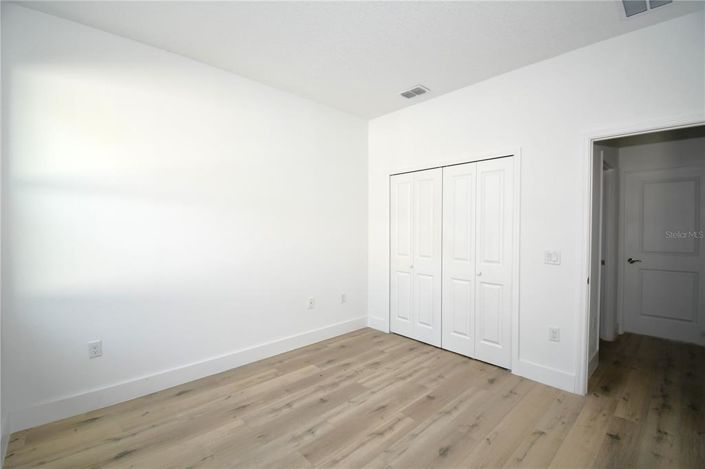 Image No.15-3 Bed House for sale