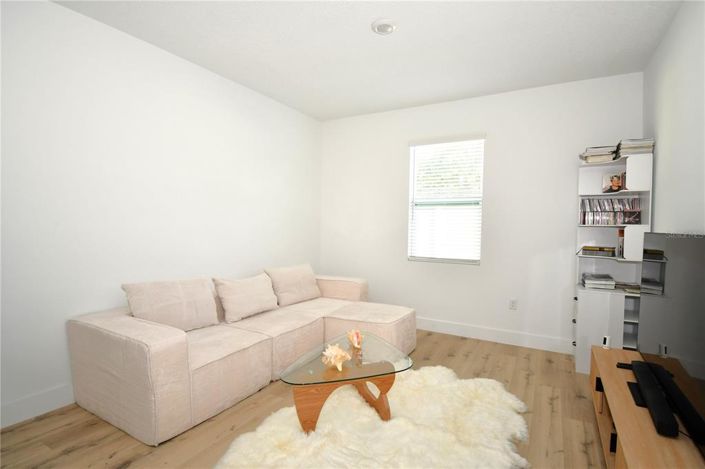 Image No.20-3 Bed House for sale