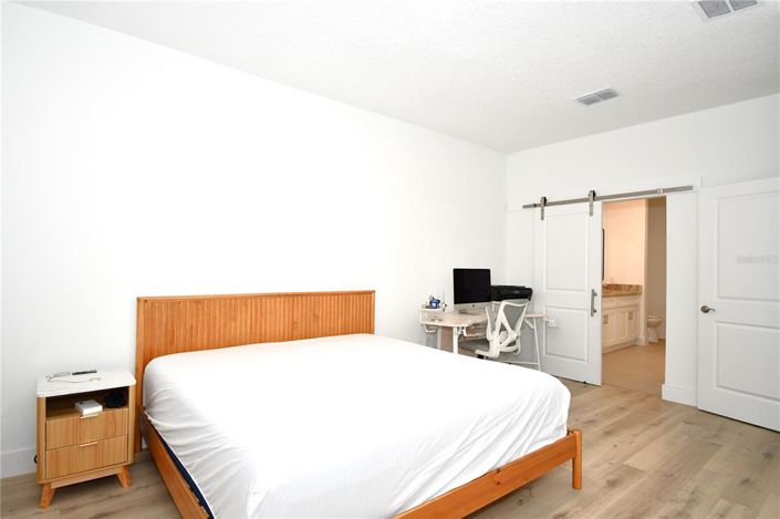 Image No.26-3 Bed House for sale