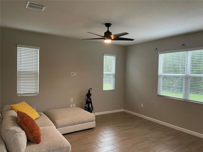 Image No.20-5 Bed House for sale