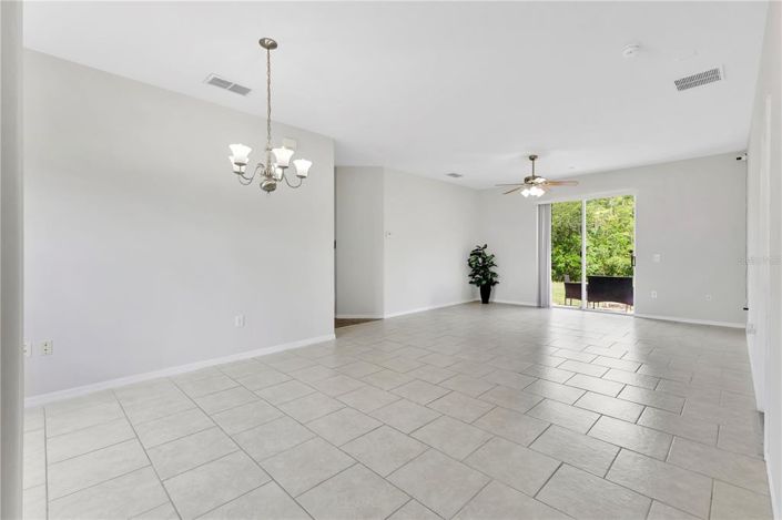 Image No.2-4 Bed House for sale