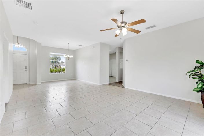 Image No.3-4 Bed House for sale