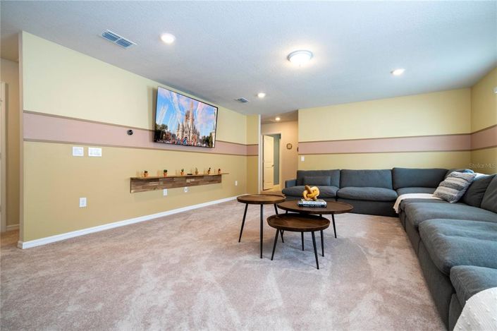 Image No.24-7 Bed House for sale