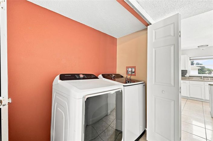 Image No.19-4 Bed House for sale