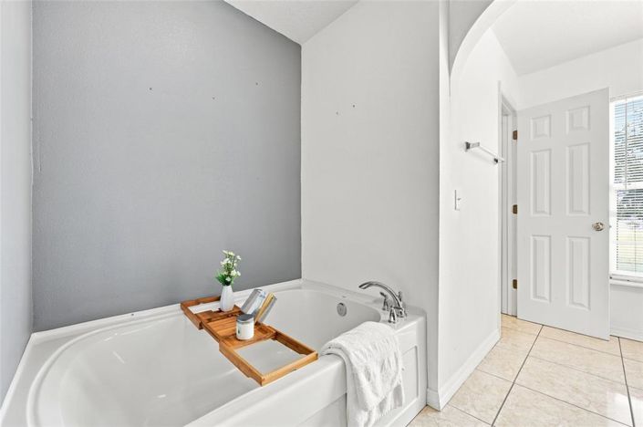 Image No.30-4 Bed House for sale