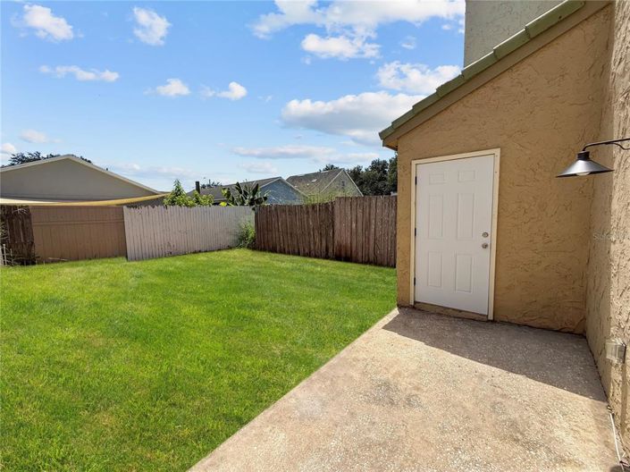 Image No.26-2 Bed Townhouse for sale