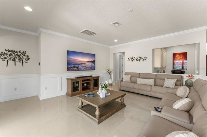 Image No.23-7 Bed House for sale