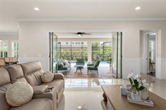 Image No.28-7 Bed House for sale