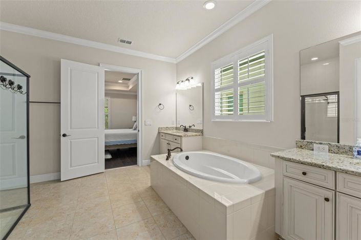 Image No.35-7 Bed House for sale