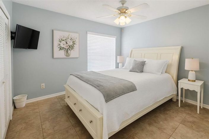 Image No.11-3 Bed House for sale