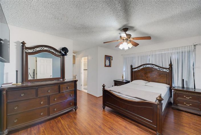 Image No.26-3 Bed House for sale