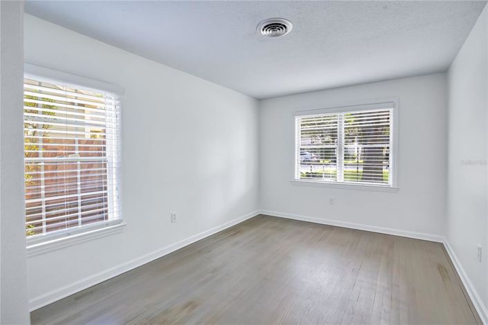 Image No.15-5 Bed House for sale