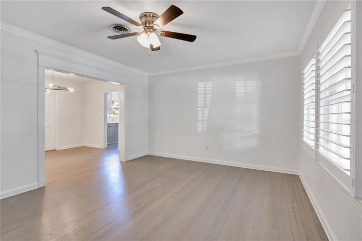 Image No.5-5 Bed House for sale