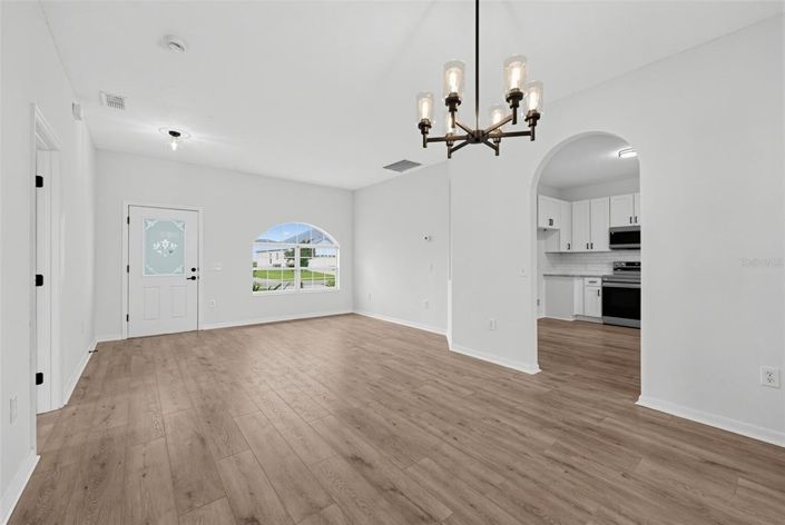 Image No.15-4 Bed House for sale