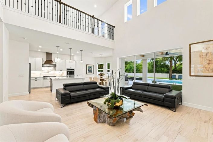 Image No.10-6 Bed House for sale