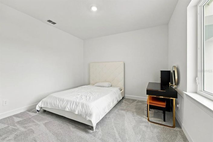 Image No.21-6 Bed House for sale