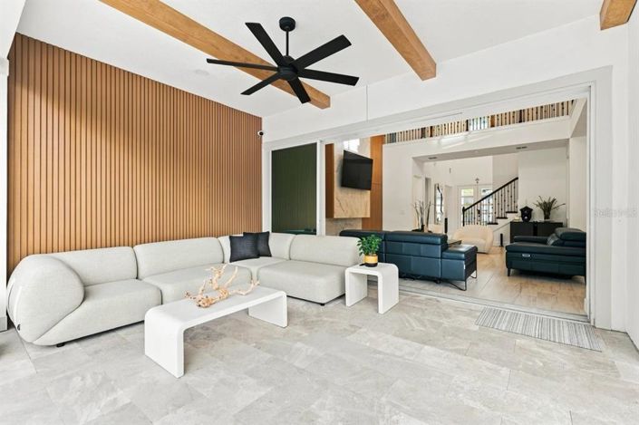 Image No.26-6 Bed House for sale