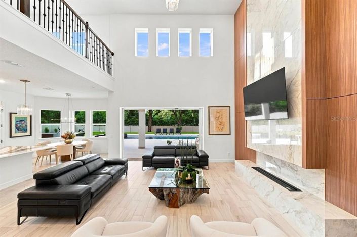 Image No.6-6 Bed House for sale