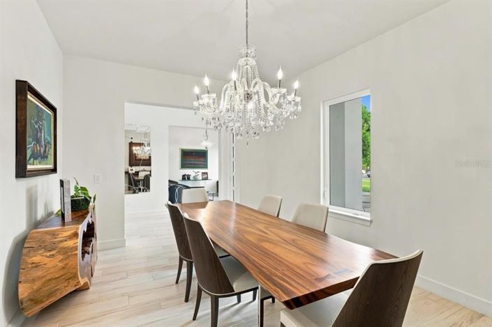 Image No.9-6 Bed House for sale