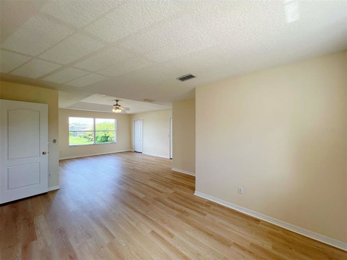 Image No.12-5 Bed House for sale
