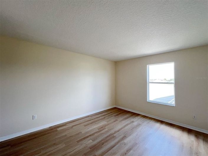 Image No.15-5 Bed House for sale