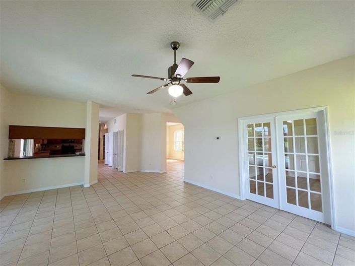 Image No.5-5 Bed House for sale