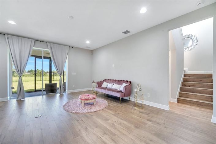Image No.14-4 Bed House for sale