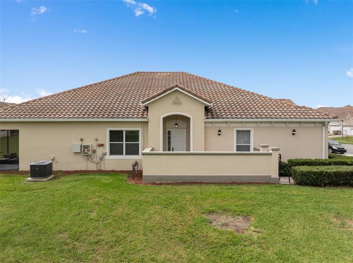 Image No.2-3 Bed Villa for sale