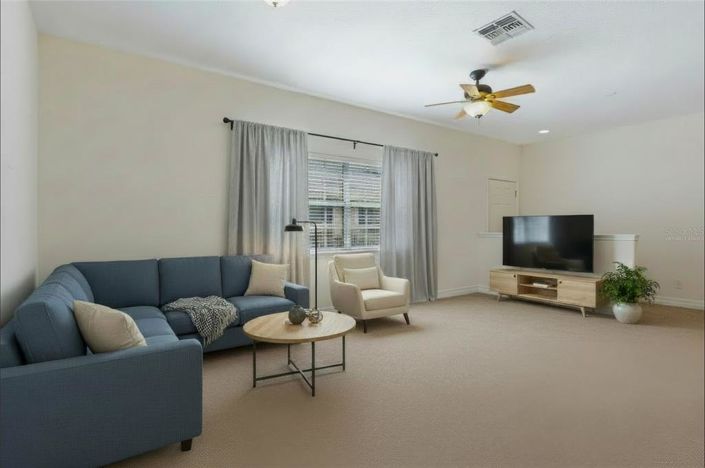 Image No.6-2 Bed Townhouse for sale