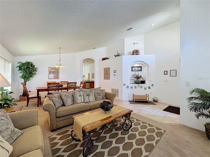 Image No.6-4 Bed House for sale