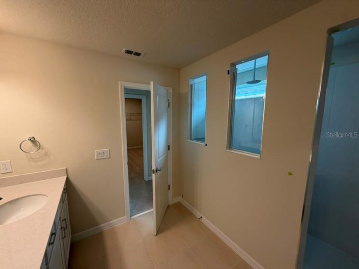 Image No.24-5 Bed House for sale