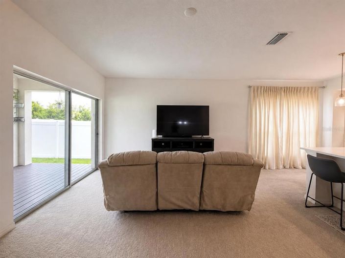 Image No.17-4 Bed House for sale