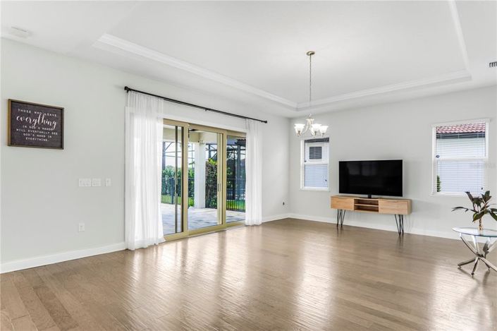 Image No.27-5 Bed House for sale